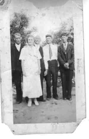 Siblings: Martha, Frank, Alvin and Henry  (410 KB)
 
(Click on Picture to View Full Size)